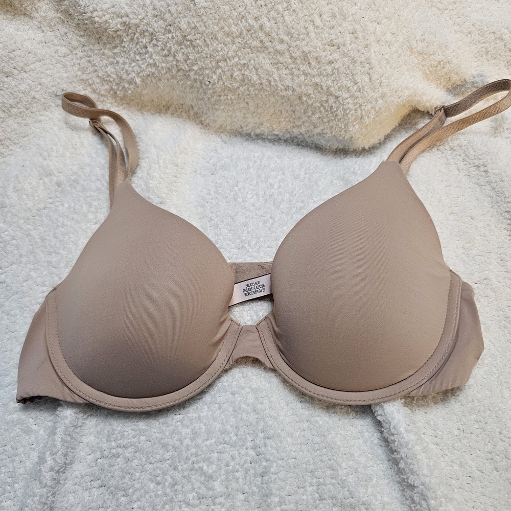 Victoria's Secret t-shirt lightly lined demi bra in beige, size 32C/C70